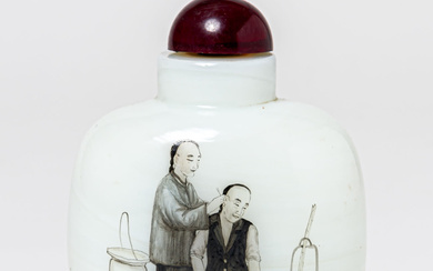 A CHINESE WHITE-GLASS(?) SNUFF-BOTTLE