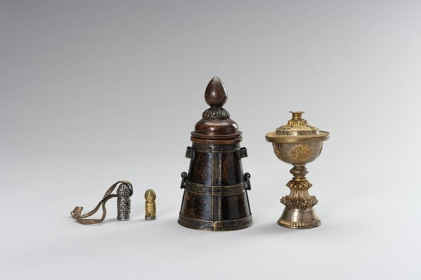 A GROUP OF TWO SEALS, A TSAMPA VESSEL AND A BUTTER LAMP