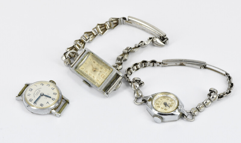 A GROUP OF VINTAGE WATCHES