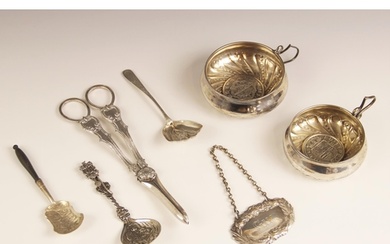 A George III silver caddy spoon, marks for 'TP', London 1794...