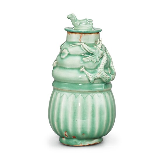 A Longquan celadon 'dragon' jar and a cover, Southern Song dynasty 南宋 龍泉青釉龍紋蓋罐