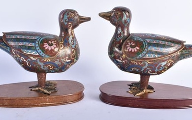 A PAIR OF 19TH CENTURY CHINESE CLOISONNE ENAMEL DUCK CENSERS AND COVERS Qing. 19 cm x 17 cm.
