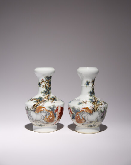 A PAIR OF CHINESE POLYCHROME 'HORSES' VASES