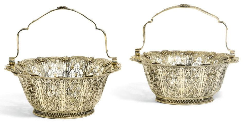 A PAIR OF CONTINENTAL SILVER FILIGREE BASKETS, UNMARKED, PROBABLY 18TH CENTURY
