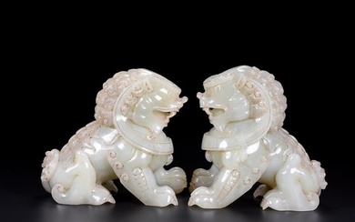 A Pair Chinese Qing Dynasty Hetian Jade Lions Statue