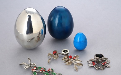 A collection of Italian mini stands and Easter eggs made of silver and sterling silver etc. (6)