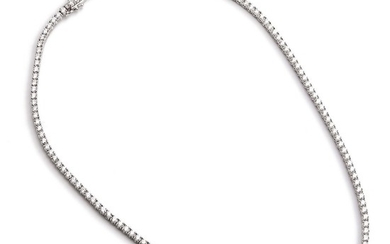 A diamond necklace set with numerous brilliant-cut diamonds weighing a total of app. 7.93 ct., mounted in 18k white gold. F-G/VVS-VS. L. app. 42 cm.