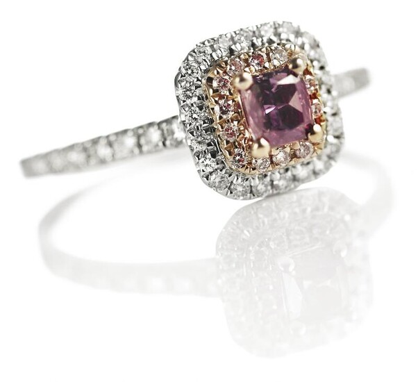 A diamond ring with a fancy dark brown purple cushion-cut diamond weighing 0.25 ct. and natural pink and white brilliant-cut diamonds, mounted in 18k white gold – Bruun Rasmussen Auctioneers of Fine Art