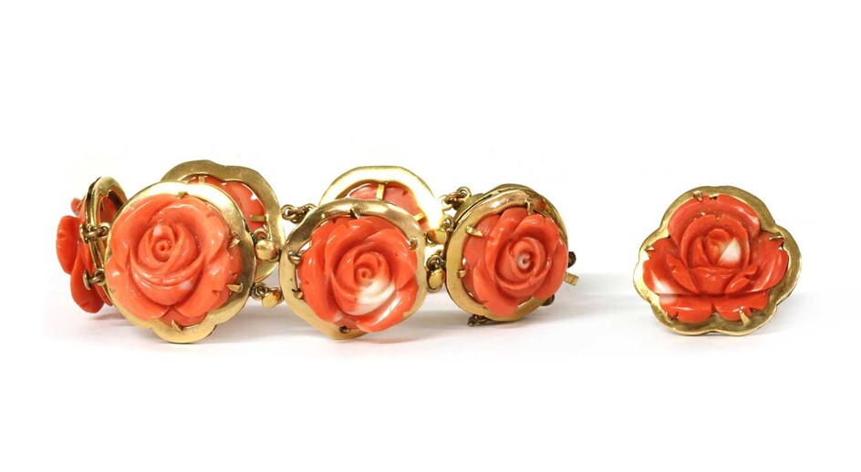A gold carved coral ring and bracelet suite