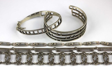 A group of silver jewellery