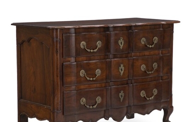 NOT SOLD. A large Provence Rococo walnut chest-of-drawers. France, mid 18th century. H. 92 cm. W. 134 cm. D. 58 cm. – Bruun Rasmussen Auctioneers of Fine Art