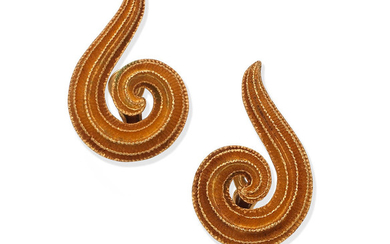 A pair of earclips