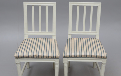 A set of 2 late Gustavian chairs, ca 1800.