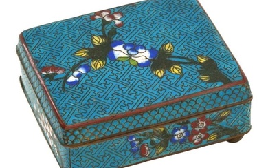 ANTIQUE CHINESE COVERED FOOTED CLOISONNE ENAMEL BOX
