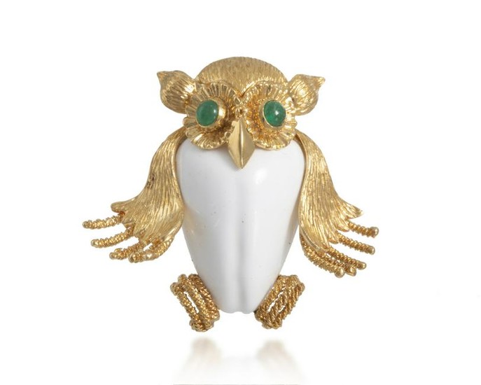An enamel and emerald owl pendant/brooch