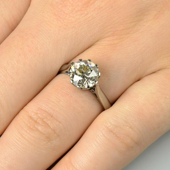 An old-cut diamond single-stone ring. Diamond weight