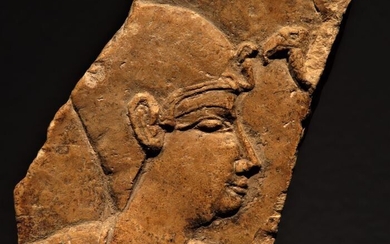 Ancient Egyptian Stone Ancient Egyptian Limestone Sculptor’s relief model with a Pharaoh, relief in both sides. 13 cm H. - (1)