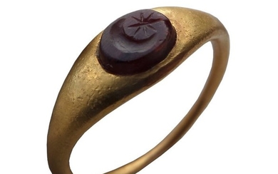 Ancient Roman Gold ring with Intaglio of a Crescent and Star