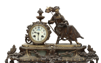 Belle Époque table clock in calamine, early 20th Century.