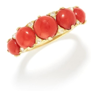 CORAL AND DIAMOND FIVE STONE RING in yellow gold