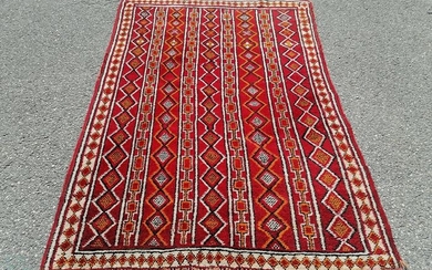 Carpet - 172 cm - 120 cm