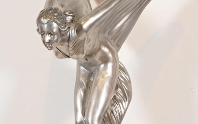 Charles Robinson SYKES (d'après) "Spirit of Ecstasy" Importante Sculpture en métal sur socle en marbre...