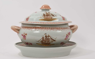 Chinese export oval tureen, cover and stand, 20th century