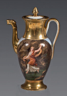 Coffee pot and lid in Paris porcelain from the first half of the 19th century. With polychrome decoration turning with two large young women in a landscape, gilded base and neck, very small wears.