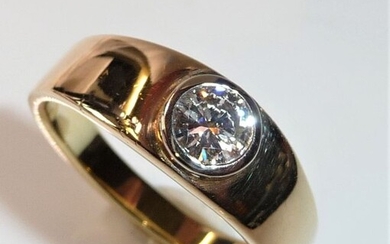 Diamond Ring - 14 kt. Gold - 0.68 ct