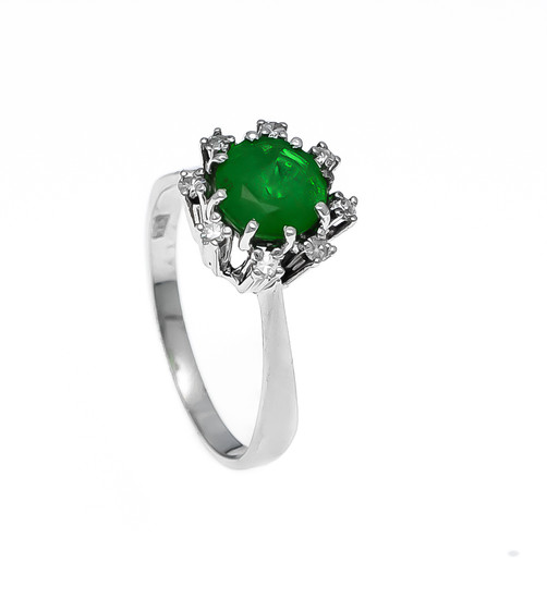 Emerald diamond ring WG 585/000 with a round fac.