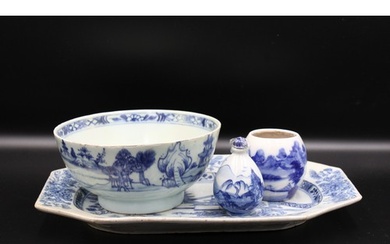 Four Chinese blue & white porcelain wares including one medi...