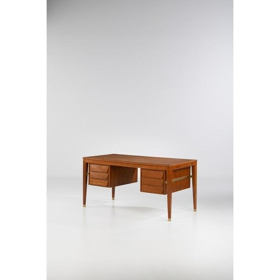 Gio Ponti (1891-1979) Desk Walnut and brass Edited by ISA Model created circa 1955 H 79 × L 160