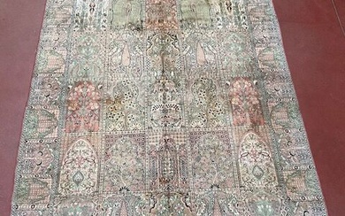 Grand et fin tapis Cachemire en soie des Indes à décor Jardin en velours en...