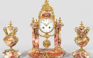 Groupe de montres de style Louis XVI Onyx rouge et crème veiné et bronze doré....