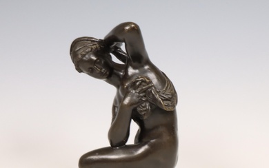 Italië, bronzen sculptuur van hurkende Venus naar Hellenistisch voorbeeld. Grand tour, 18e eeuw.