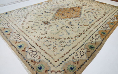 Keshan - Carpet - 380 cm - 275 cm