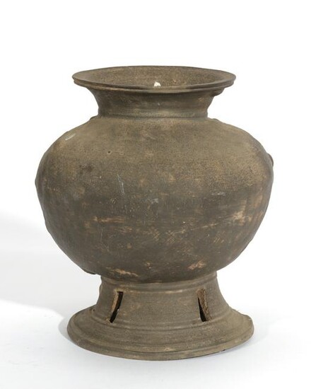 Korean pottery storage vessel, Koryo Dynasty