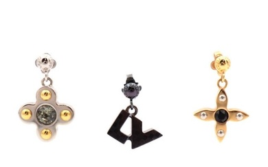 LOUIS VUITTON Louis Vuitton Bookle Doreille Love Letters Earrings M65249 Metal Gold Silver Black