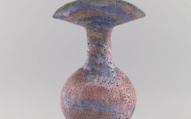 Lucie Rie (b. 1902, 1995), Austrian-born British potter. Large modernist unique vase in glazed