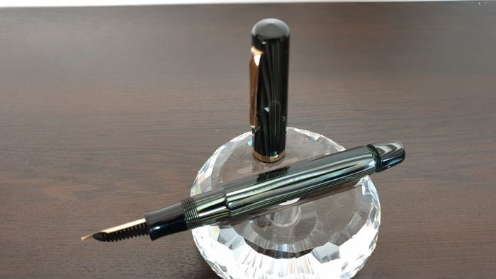 Omas - Fountain pen - Big 1940S Omas Extra 557/F Silver Gray Celluloid
