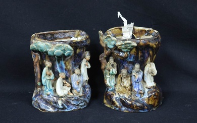 Paire de vases ou cache pots d'appliques en céramique vernissé polychrome. Shiwan XX° siècle 15,5...