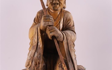 Philosophe en bois sculpté avec un bâton, Chine, 2e moitié du 19e siècle, h 40...