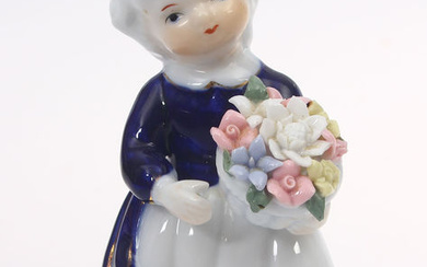 Porcelain figurine "Girl with flowers" End of 20th century. Exclusive EM Collection. Porcelain, gilding. Height 13 cm (Item have some defects)