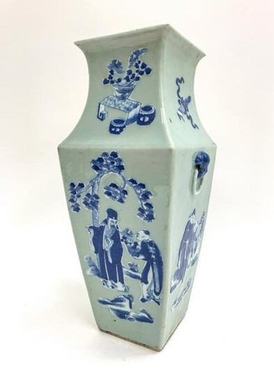 QING DYNASTY CHINESE BLUE & WHITE SQUARED VASE