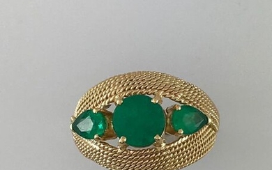 Ring in 750°/°° gold wire set with three emeralds, circa 1950, Finger size 54, Gross weight: 7,33g