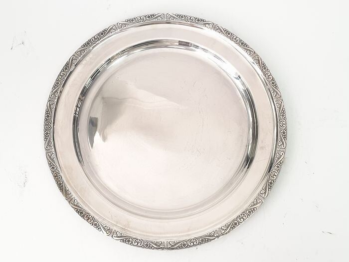 Salver, 23.5cm - .833 silver - Portugal - Mid 20th century