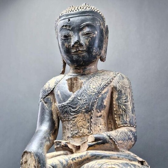 Sculpture (1) - Wood, Lacquer, Gold - Burma - Konbaung - 18th c. (1)