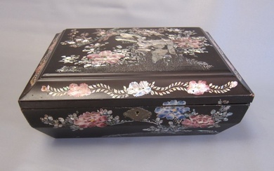 Sewing box - Nagasaki style lacquer box - Lacquer, Mother of pearl, Wood