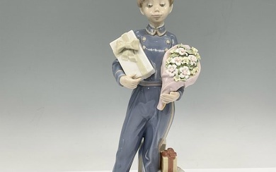 Special Delivery 1005783 - Lladro Porcelain Figurine