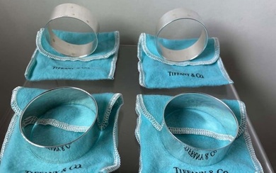 TIFFANY & CO MAKERS STERLING SILVER 23245 925 NAPKIN RINGS w POUCH & BOX A nice Vintage Matching
